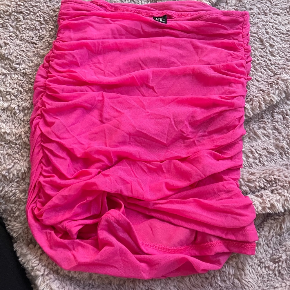 Mesh hot pink skirt